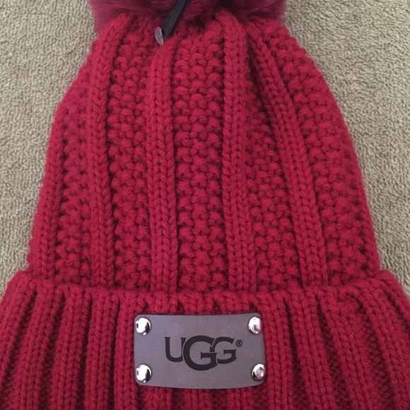 Ugg Beanie Hat Red - Picture 1 of 5